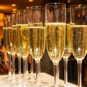 sklenice na sekt Na svatbě